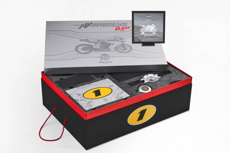 Bônus kit de corrida MV Agusta Superveloce Ago