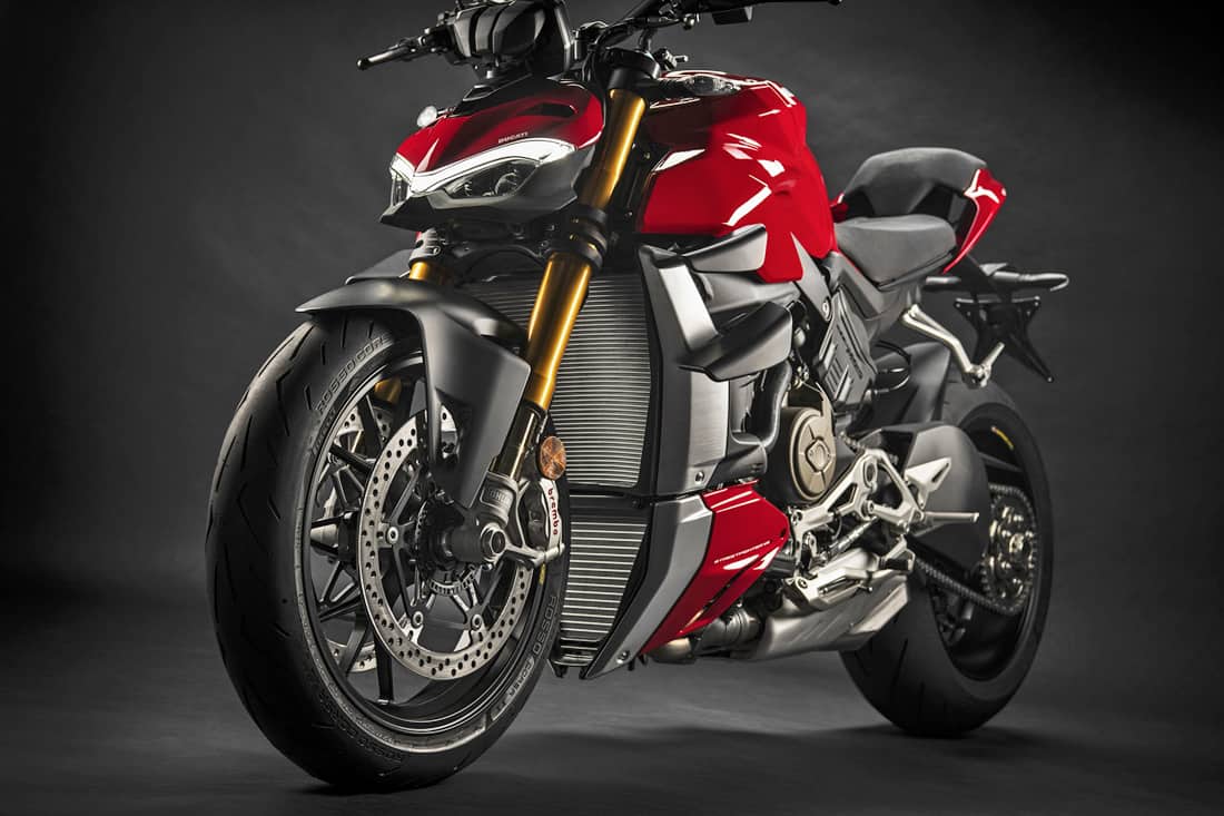 8445円 配送員設置 YXYHAO Ducati StreetFighter V4 S 2020 のパニゲールv4 s 2018-2020のためのオートバイのラジエーターグリルガードカバープロテクターフィット Color : Black