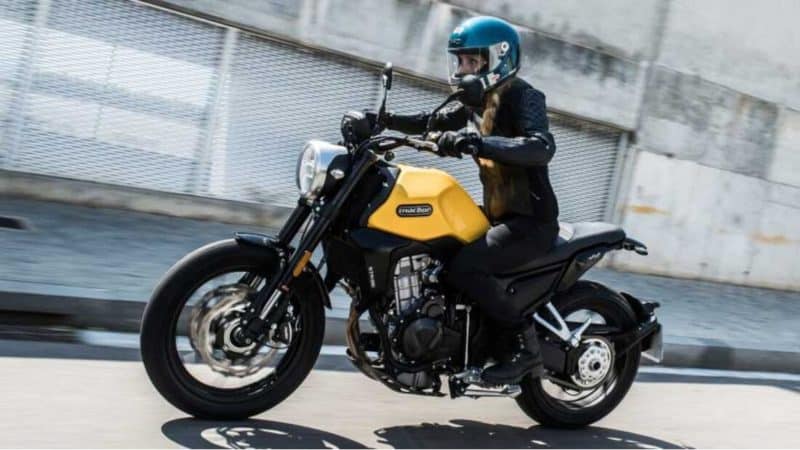 motos de 500 cc - street