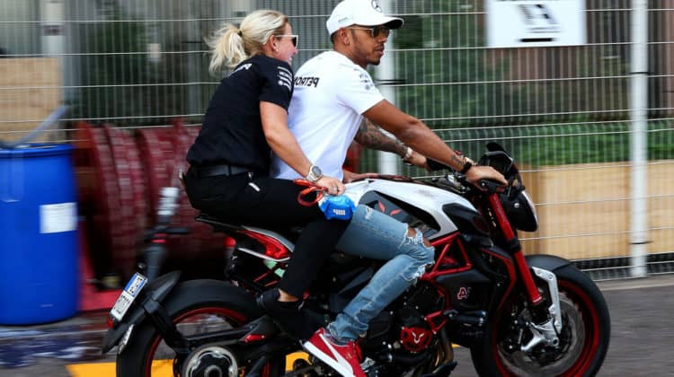Top5 motos incríveis de Lewis Hamilton