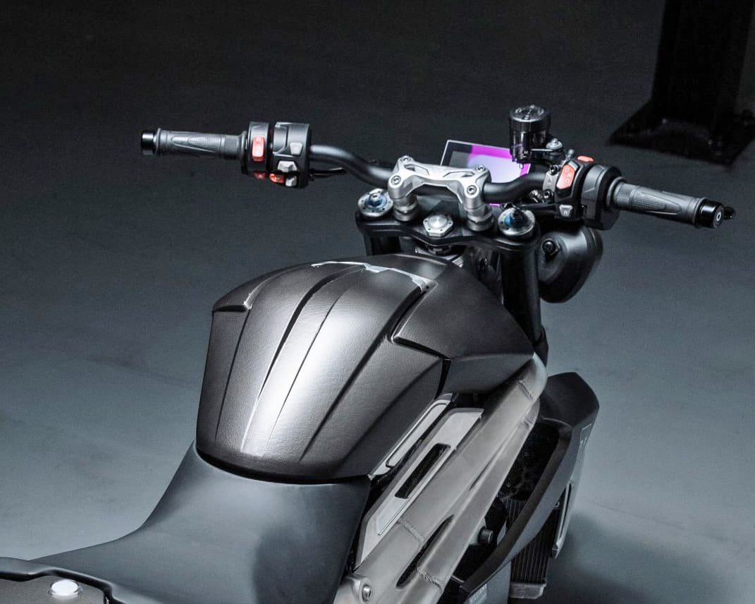 Triumph revela protótipo de moto elétrica com 180 cv de potência