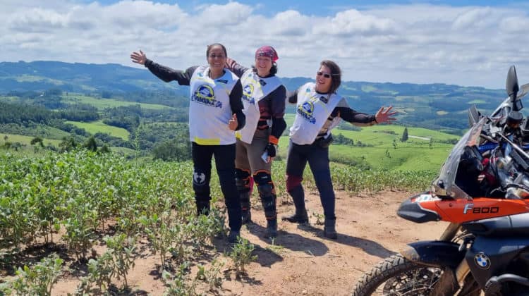 Desafio: mulheres motociclistas encaram 1,5 mil km em rali