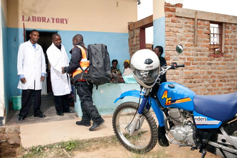 projeto social da yamaha leva médicos na áfrica