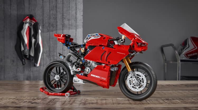 Lego: nova Ducati custa R$ 300 e cabe numa caixa de sapatos