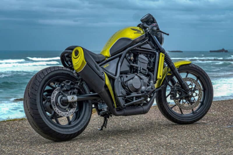 moto custom da honda personalizada em amarelo