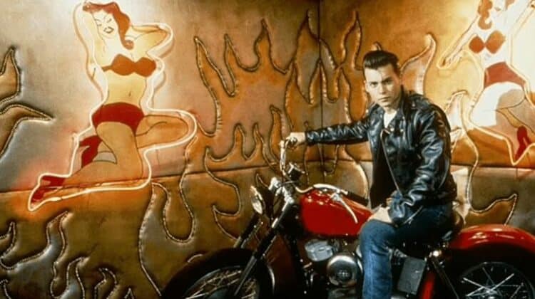 À venda: moto de Jhonny Depp tem preço milionário