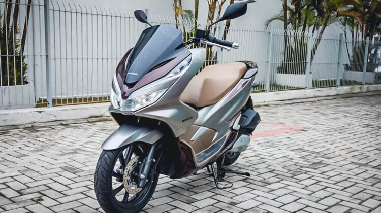 Testamos o Honda PCX; o scooter favorito do Brasil
