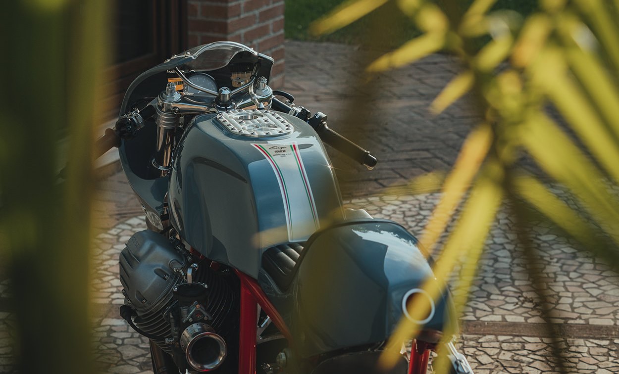 Moto Guzzi 1000 SP Enzo