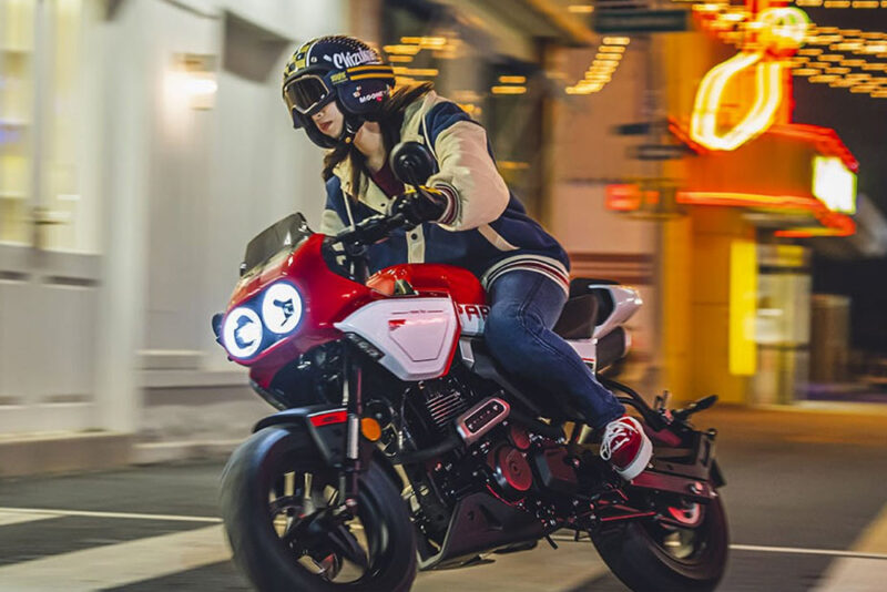 moto chinesa com visual retro