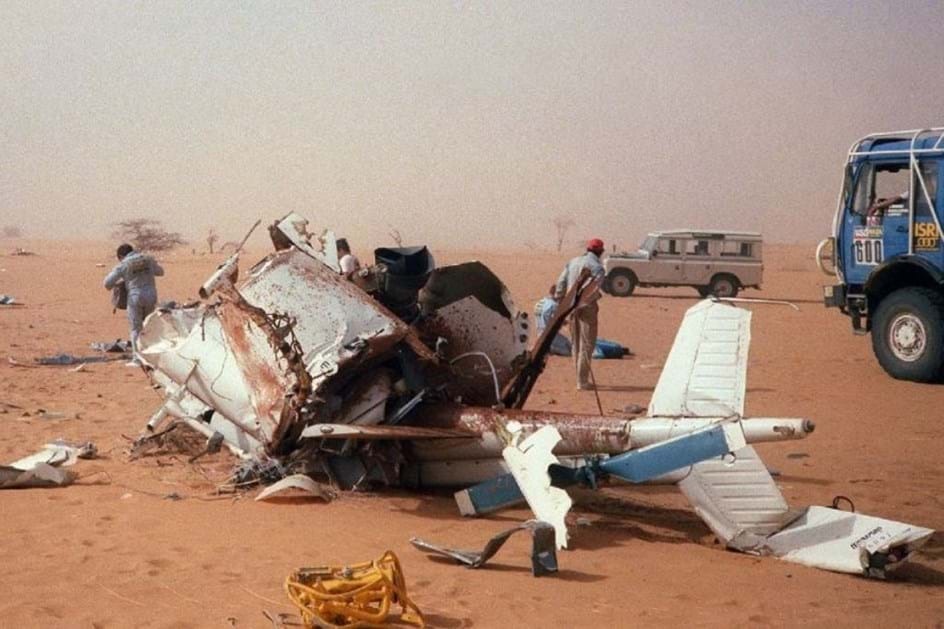 helicoptero destroçado após o acidente com Sabine