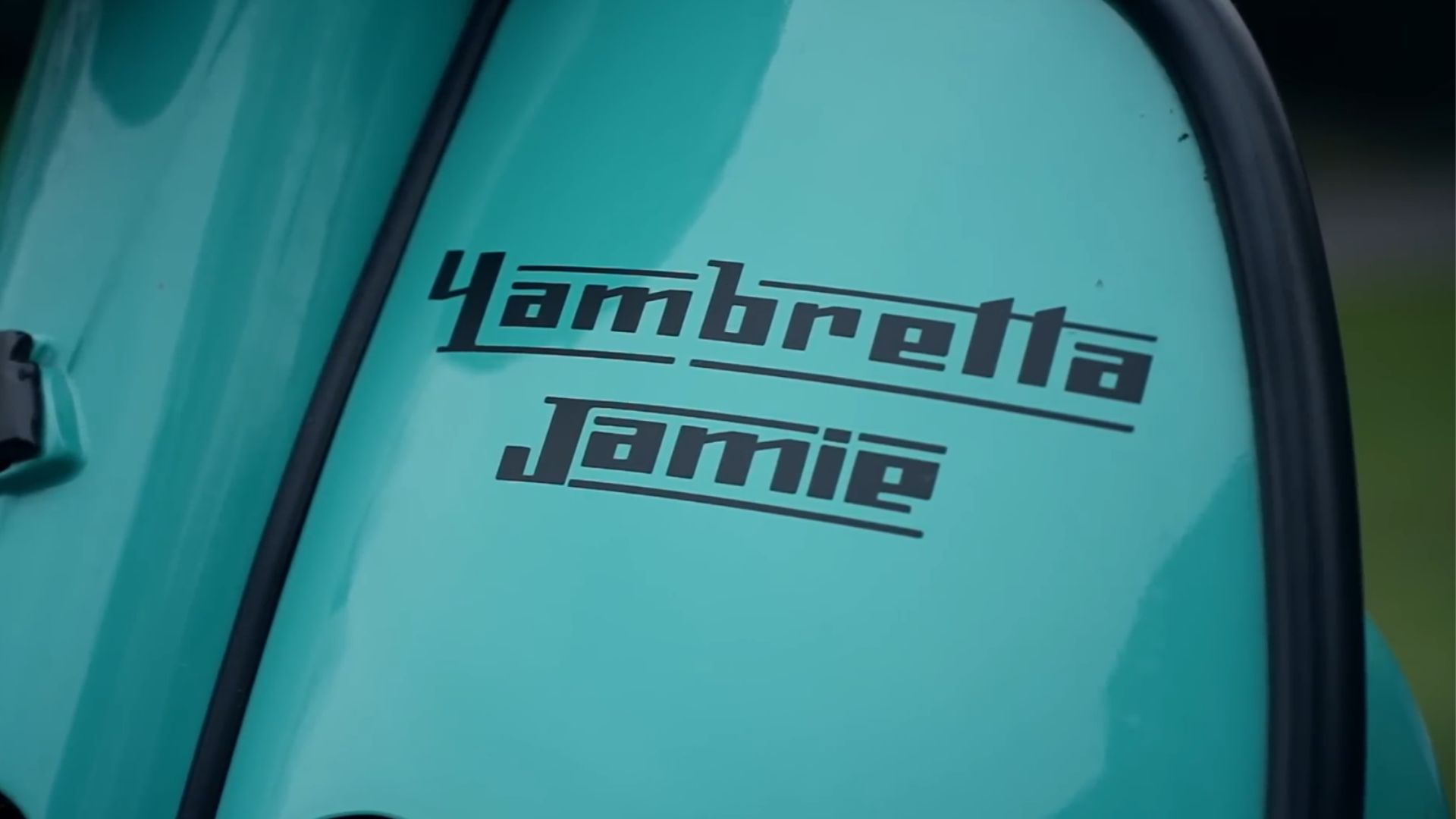 Yambretta leva o nome do irmão falecido de Jed, Jamie