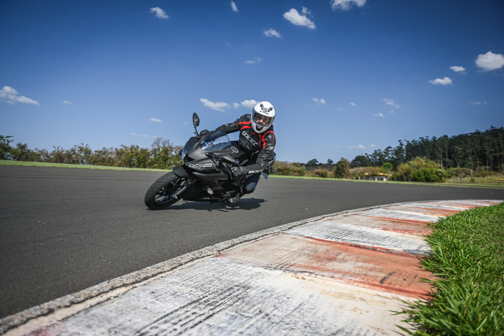 R 15: 3 coisas que nos surpreenderam no teste da nova Yamaha