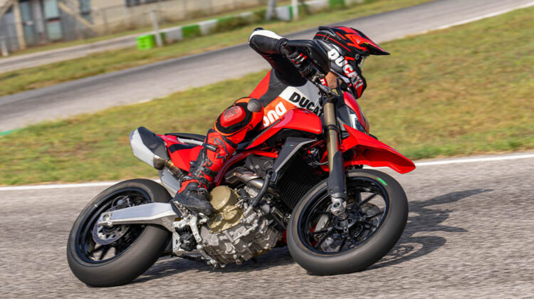 Ducati Hypermotard 698: moto de 1 cilindro com potência de MT 07
