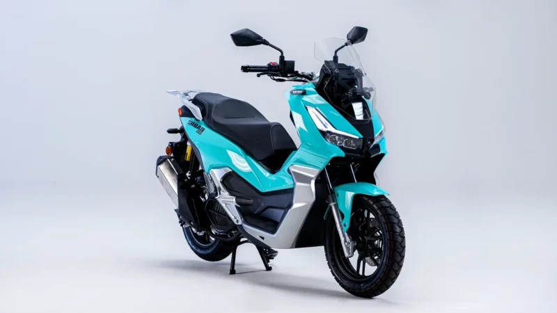 nova scooter shineray em azul