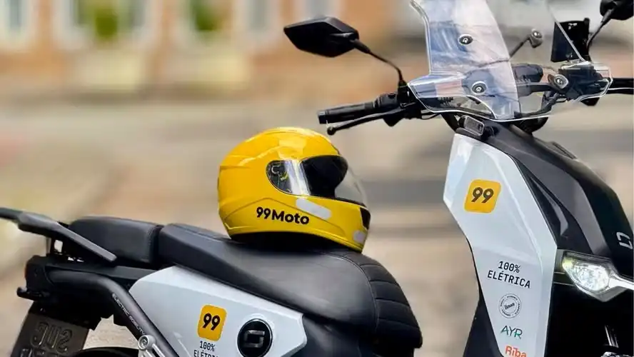 99 anuncia investimento de R$ 6 bilhões para acelerar uso de motos e bicicletas elétricas por entregadores no Brasil