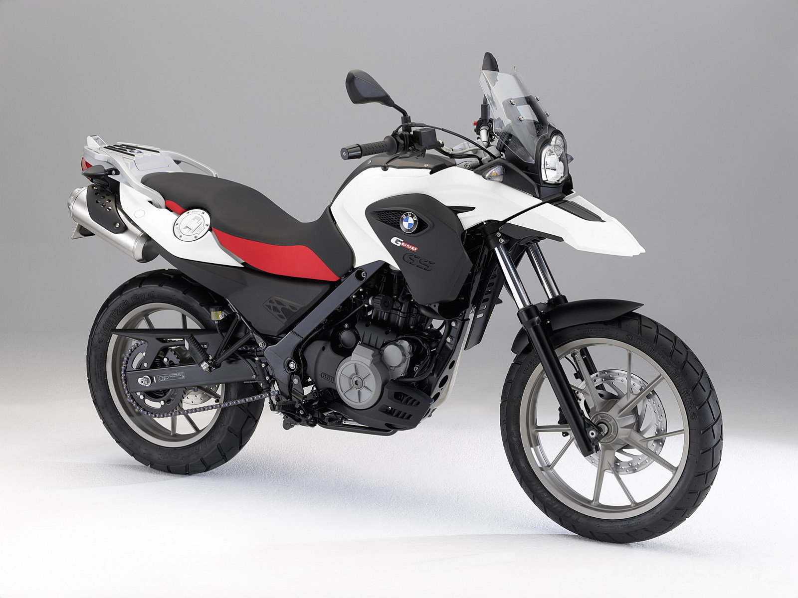 Moto modelo BMW G 650 GS