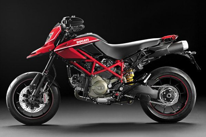 Moto modelo Ducati HyperMotard 1100