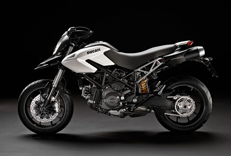 Moto modelo Ducati HyperMotard 796