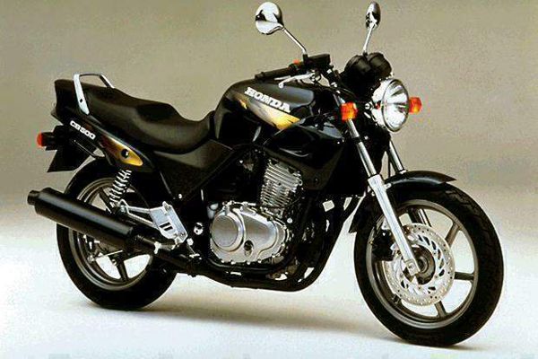 Moto modelo Honda CB 500