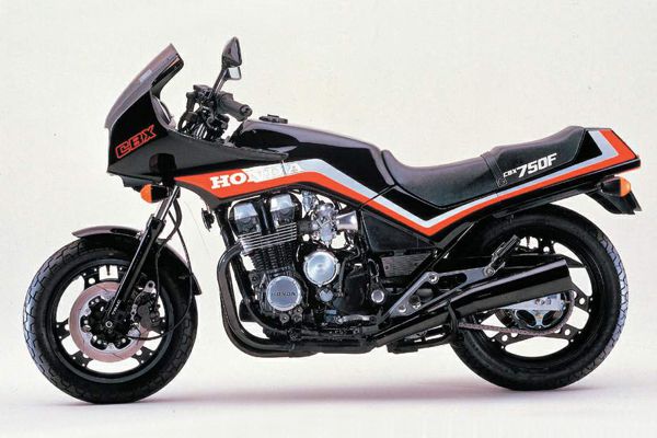Moto modelo Honda CBX 750 (7 Galo)