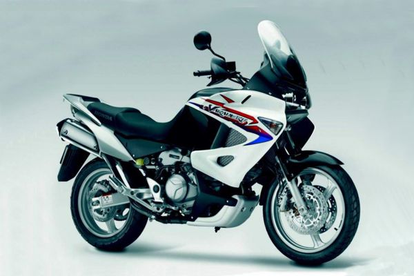 Moto modelo Honda XL 1000