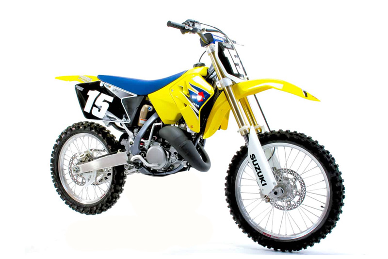 Moto modelo Suzuki RM 125