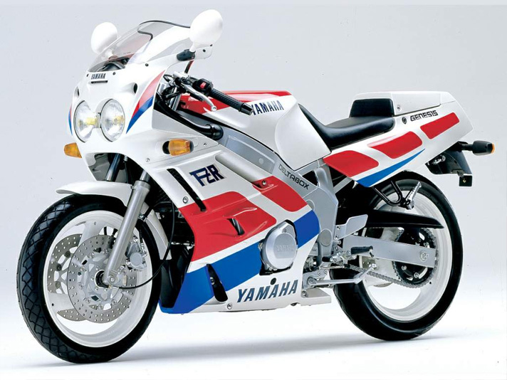 foto moto yamaha/fzr-600
