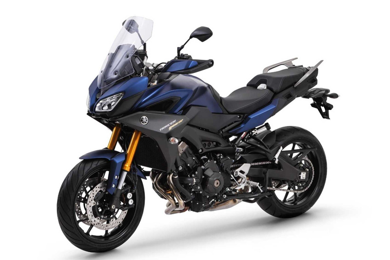 Moto modelo Yamaha MT 09 Tracer