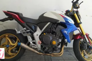 imagem moto Honda CB 1000R