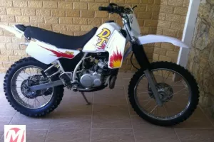 imagem moto Yamaha DT 200