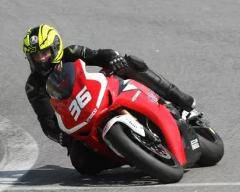 Maico Teixeira termina em terceiro na segunda etapa da Superbike Series