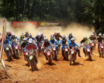 Abertura da Copa Verão IMS de Motocross agitou Atibaia, SP