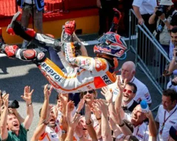 MotoGP™: Márquez vence incrível duelo com Lorenzo