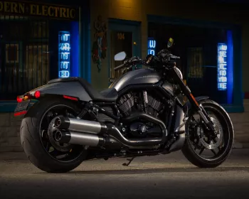 Harley-Davidson faz campanha para a família V-Rod