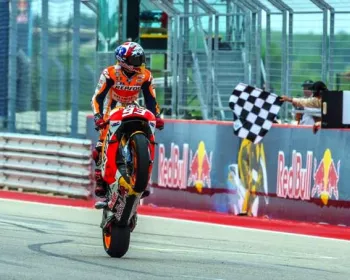 Rivais caem e Marquez vence absoluto na MotoGP em Austin