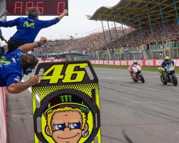 Valentino Rossi vence em Assen e acentua o brilho de sua história