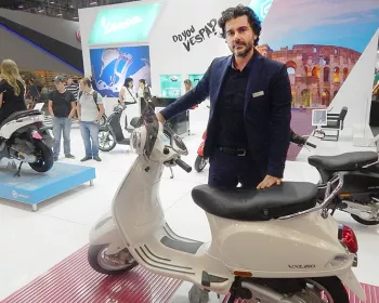 Vespa tenta recomeçar com scooter mais barato: R$ 18.500