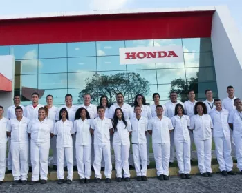 Honda forma 12ª turma de estudantes no CETH de Recife