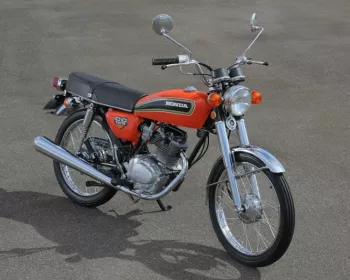 Honda CG 125 1976, a precursora da economia