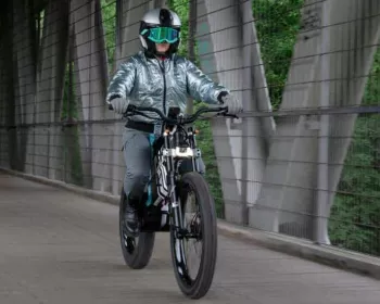 Bicicleta elétrica da BMW atinge 60 km/h