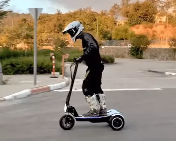 Patinete ou scooter elétrico? Modelo chega a 100 km/h