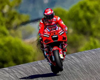 Ducati vence MotoGP com Bagnaia e fatura título de equipes