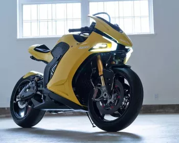 Moto elétrica: esportiva com top speed de 320 km/h