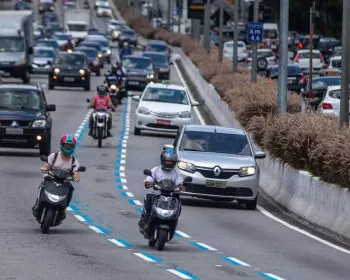 Pista para motos: quais ruas de SP irão receber Faixa Azul