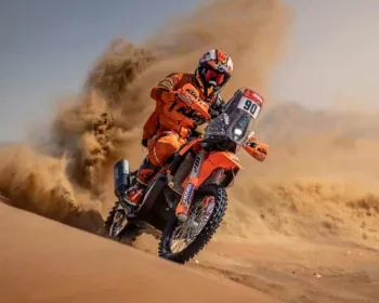 Vídeo mostra como é correr de moto no Dakar, confira!