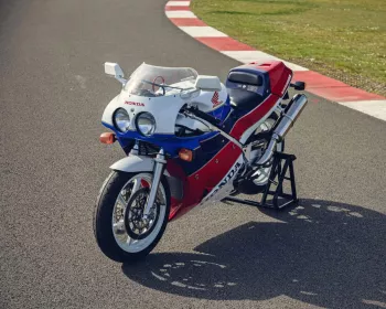 Rara moto Honda 1992 é vendida por valor recorde