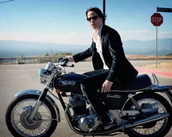 Favorita de Keanu Reeves, marca se rende às motos elétricas