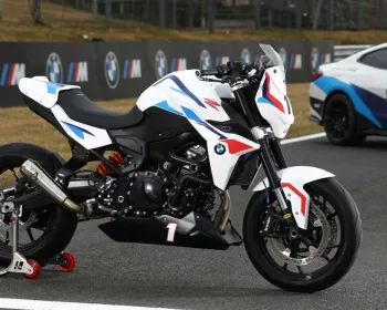 Quanto custa a moto BMW esportiva exclusiva para pistas