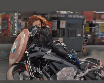 Scarlett Johansson e motos; conheça a máquina da Viúva Negra!