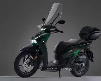 Fora de linha no BR, scooter Honda ganha versão ‘transparente’